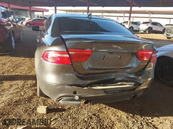 ✅ 2018 Jaguar XE 25t Premium • VIN: SAJAJ4FX4JCP29360 • Lot: 41120400. Wystawiony na IAAI z przebiegiem 50 097 mil. Bezpłatny archiwum sprzedaży aukcyjnych z USA i szczegółowy raport historii pojazdu na DreamBid. Zdjęcie 6.