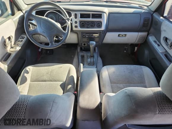 ✅ 2001 Mitsubishi Montero • VIN: JA4LS31R61P047512 • Lot: 85009015. Listed on Copart with 139,425 mi. Free auction sales archive from the USA and detailed vehicle history report at DreamBid. Image 8.