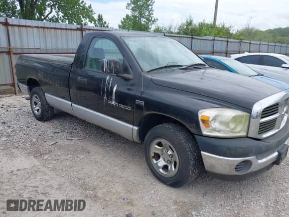 2007 Dodge 1500 SLT with VIN 1D7HA16227J564919, listed as a IAAI auction lot 42250566 with 100,515 mi miles and . Bid and sale history available at DreamBid. Image 1.