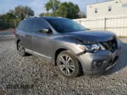 ✅ 2018 Nissan Pathfinder Platinum • VIN: 5N1DR2MM6JC609198 • Lot: 81579035. Wystawiony na Copart z przebiegiem 104 318 mil. Bezpłatny archiwum sprzedaży aukcyjnych z USA i szczegółowy raport historii pojazdu na DreamBid. Zdjęcie 4.