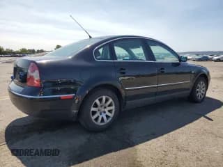 ✅ 2001 Volkswagen Passat GLS • VIN: WVWPD63B21P072586 • Lot: 69601554. Listed on Copart with 178,493 mi. Free auction sales archive from the USA and detailed vehicle history report at DreamBid. Image 3.