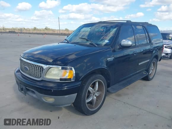 ✅ 2002 Ford Expedition XLT • VIN: 1FMRU15W92LA64176 • Lot: 43721376. Wystawiony na IAAI z przebiegiem Nie podano. Bezpłatny archiwum sprzedaży aukcyjnych z USA i szczegółowy raport historii pojazdu na DreamBid. Zdjęcie 2.