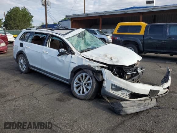 ✅ 2018 Volkswagen Golf S • VIN: 3VWH17AU3JM759814 • Лот: 65735165. Опубликован ранее на Copart с пробегом 77 715 миль. Бесплатный доступ к архиву аукционных продаж из США и подробный отчёт об истории автомобиля на DreamBid. Изображение 4.