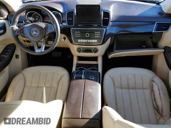 ✅ 2017 Mercedes-Benz GLE 350 • VIN: 4JGDA5HB4HA942183 • Lot: 91204175. Wystawiony na Copart z przebiegiem 138 921 mil. Bezpłatny archiwum sprzedaży aukcyjnych z USA i szczegółowy raport historii pojazdu na DreamBid. Zdjęcie 8.