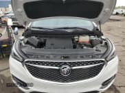 ✅ 2021 Buick Enclave Avenir • VIN: 5GAERDKW9MJ215382 • Lot: 81619605. Wystawiony na Copart z przebiegiem 44 840 mil. Bezpłatny archiwum sprzedaży aukcyjnych z USA i szczegółowy raport historii pojazdu na DreamBid. Zdjęcie 11.