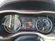 ✅ 2017 Jeep Cherokee Sport • VIN: 1C4PJLAS4HW541557 • Lot: 81975435. Wystawiony na Copart z przebiegiem 217 360 mil. Bezpłatny archiwum sprzedaży aukcyjnych z USA i szczegółowy raport historii pojazdu na DreamBid. Zdjęcie 9.