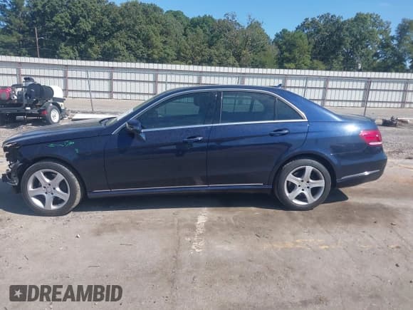 ✅ 2014 Mercedes-Benz E 350 Luxury • VIN: WDDHF8JB7EA846942 • Лот: 43347590. Опубликован ранее на IAAI с пробегом 121 340 миль. Бесплатный доступ к архиву аукционных продаж из США и подробный отчёт об истории автомобиля на DreamBid. Изображение 14.