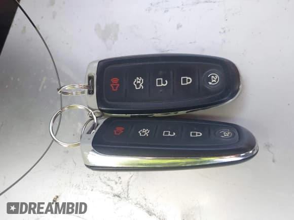 ✅ 2016 Ford C-Max SEL • VIN: 1FADP5CU8GL112343 • Лот: 42922638. Опубликован ранее на IAAI с пробегом 205 856 миль. Бесплатный доступ к архиву аукционных продаж из США и подробный отчёт об истории автомобиля на DreamBid. Изображение 11.