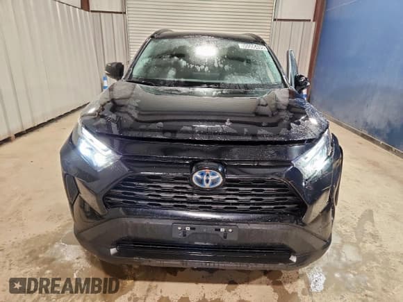 ✅ 2023 Toyota RAV4 Hybrid XLE • VIN: 4T3RWRFV0PU091239 • Lot: 90506495. Wystawiony na Copart z przebiegiem 51 312 mil. Bezpłatny archiwum sprzedaży aukcyjnych z USA i szczegółowy raport historii pojazdu na DreamBid. Zdjęcie 5.
