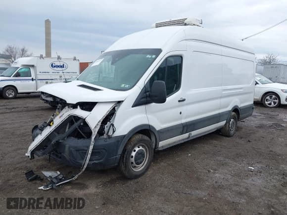✅ 2022 Ford Transit Cargo • VIN: 1FTBW3X83NKA44302 • Lot: 41684165. Listed on IAAI with 33,463 mi. Free auction sales archive from the USA and detailed vehicle history report at DreamBid. Image 18.