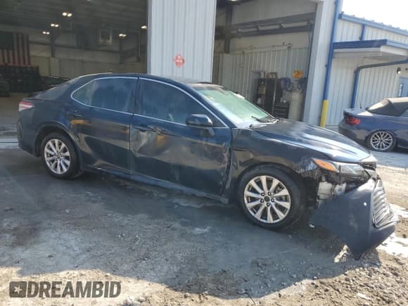 ✅ 2018 Toyota Camry LE • VIN: 4T1B11HK1JU556521 • Lot: 85105105. Listed on Copart with 139,708 mi. Free auction sales archive from the USA and detailed vehicle history report at DreamBid. Image 4.