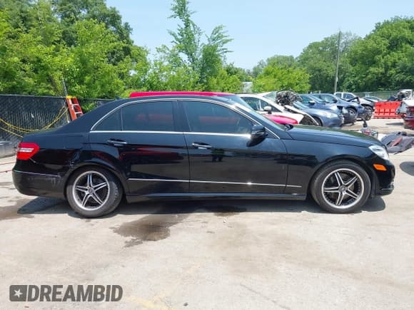 ✅ 2011 Mercedes-Benz E 350 Luxury • VIN: WDDHF8HB4BA420501 • Lot: 42393402. Listed on IAAI with 115,610 mi. Free auction sales archive from the USA and detailed vehicle history report at DreamBid. Image 13.