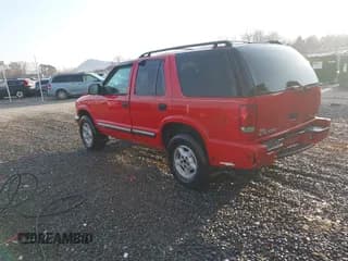 ✅ 2000 Chevrolet Blazer LT • VIN: 1GNDT13W9Y2394720 • Lot: 41771294. Wystawiony na IAAI z przebiegiem 184 681 mil. Bezpłatny archiwum sprzedaży aukcyjnych z USA i szczegółowy raport historii pojazdu na DreamBid. Zdjęcie 3.