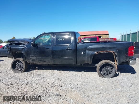 ✅ 2014 Chevrolet Silverado 2500HD LTZ • VIN: 1GC1KYE89EF133257 • Lot: 43420254. Listed on IAAI with 198,864 mi. Free auction sales archive from the USA and detailed vehicle history report at DreamBid. Image 15.