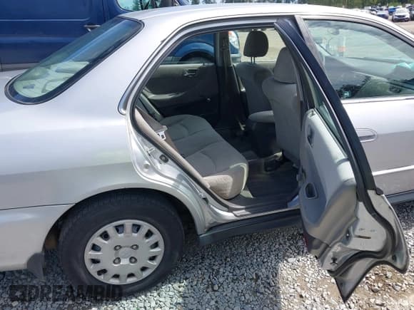 ✅ 2002 Honda Accord VP • VIN: 1HGCF86642A173265 • Lot: 43033315. Listed on IAAI with 187,894 mi. Free auction sales archive from the USA and detailed vehicle history report at DreamBid. Image 8.