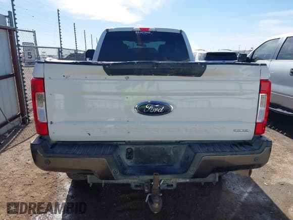 ✅ 2018 Ford F-250 XL • VIN: 1FT7X2B60JED01881 • Lot: 43651722. Listed on IAAI with 242,381 mi. Free auction sales archive from the USA and detailed vehicle history report at DreamBid. Image 16.