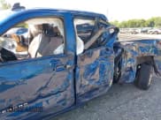 ✅ 2019 Chevrolet Silverado 1500 LT • VIN: 2GCVKPECXK1175049 • Lot: 42763309. Wystawiony na IAAI z przebiegiem 138 069 mil. Bezpłatny archiwum sprzedaży aukcyjnych z USA i szczegółowy raport historii pojazdu na DreamBid. Zdjęcie 6.