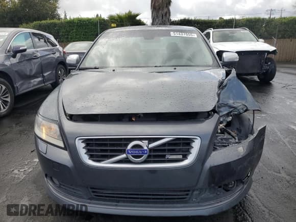 ✅ 2010 Volvo S40 R-Design • VIN: YV1672MH7A2513697 • Lot: 51437655. Listed on Copart with Not provided. Free auction sales archive from the USA and detailed vehicle history report at DreamBid. Image 5.