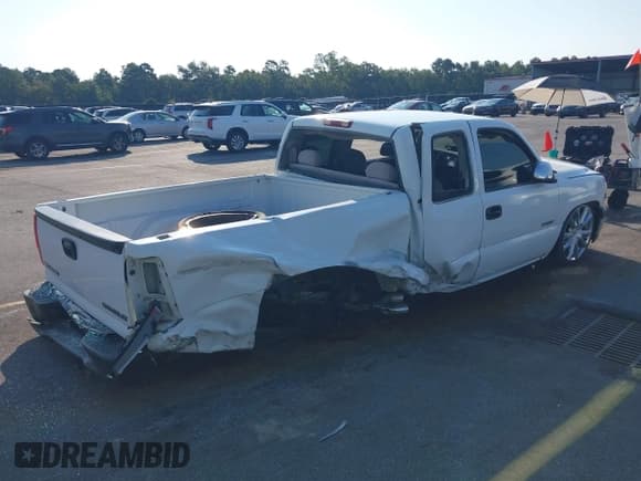 ✅ 2000 Chevrolet Silverado 1500 LS • VIN: 1GCEC19V8YZ284910 • Lot: 43143676. Wystawiony na IAAI z przebiegiem 127 000 mil. Bezpłatny archiwum sprzedaży aukcyjnych z USA i szczegółowy raport historii pojazdu na DreamBid. Zdjęcie 4.