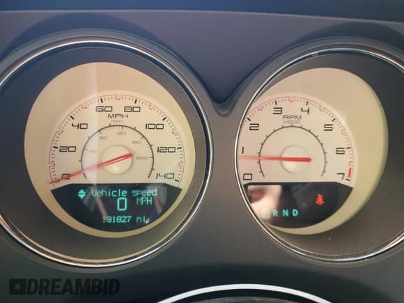 ✅ 2013 Dodge Challenger SXT Plus • VIN: 2C3CDYAG7DH570272 • Lot: 76894524. Wystawiony na Copart z przebiegiem 131 827 mil. Bezpłatny archiwum sprzedaży aukcyjnych z USA i szczegółowy raport historii pojazdu na DreamBid. Zdjęcie 9.