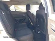 ✅ 2020 Chevrolet Trax LT • VIN: 3GNCJLSBXLL143398 • Lot: 43113837. Wystawiony na IAAI z przebiegiem 100 061 mil. Bezpłatny archiwum sprzedaży aukcyjnych z USA i szczegółowy raport historii pojazdu na DreamBid. Zdjęcie 8.