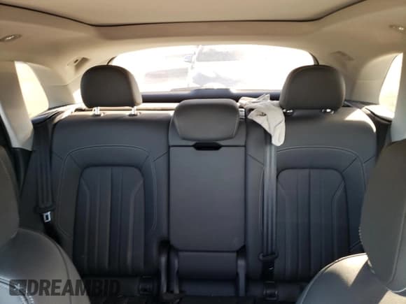 ✅ 2022 Audi Q5 S line Premium • VIN: WA1GAAFY2N2063671 • Lot: 92275235. Wystawiony na Copart z przebiegiem 24 962 mil. Bezpłatny archiwum sprzedaży aukcyjnych z USA i szczegółowy raport historii pojazdu na DreamBid. Zdjęcie 10.