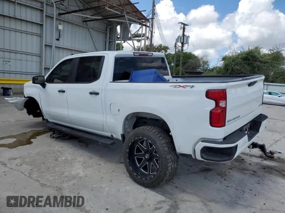 ✅ 2021 Chevrolet Silverado 1500 Custom • VIN: 3GCPYBEK1MG337159 • Lot: 67144774. Wystawiony na Copart z przebiegiem 41 863 mil. Bezpłatny archiwum sprzedaży aukcyjnych z USA i szczegółowy raport historii pojazdu na DreamBid. Zdjęcie 2.