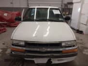 ✅ 2000 Chevrolet S-10 LS • VIN: 1GCCS144XYK137103 • Лот: 41391321. Опубликован ранее на IAAI с пробегом 128 146 миль. Бесплатный доступ к архиву аукционных продаж из США и подробный отчёт об истории автомобиля на DreamBid. Изображение 13.