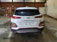 2019 Hyundai Kona Ultimate z VIN KM8K5CA55KU246717, wystawiony jako Copart lot #39403953 z przebiegiem 29 561 mil mil oraz . Historia ofert i sprzedaży dostępna na DreamBid. Obrazek 6.