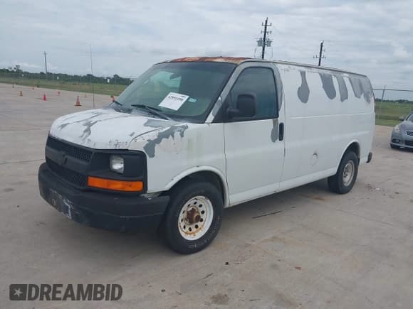 ✅ 2005 Chevrolet Express Cargo • VIN: 1GCFG15X151117900 • Lot: 42891098. Listed on IAAI with 315,393 mi. Free auction sales archive from the USA and detailed vehicle history report at DreamBid. Image 2.