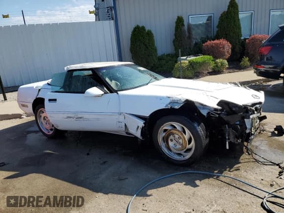 ✅ 1996 Chevrolet Corvette • VIN: 1G1YY32P9T5101383 • Lot: 73186584. Wystawiony na Copart z przebiegiem Nie podano. Bezpłatny archiwum sprzedaży aukcyjnych z USA i szczegółowy raport historii pojazdu na DreamBid. Zdjęcie 4.