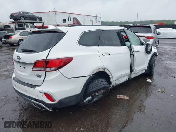 ✅ 2017 Hyundai Santa Fe Limited Ultimate • VIN: KM8SR4HF3HU256244 • Лот: 42244922. Опубликован ранее на IAAI с пробегом 103 363 миль. Бесплатный доступ к архиву аукционных продаж из США и подробный отчёт об истории автомобиля на DreamBid. Изображение 4.