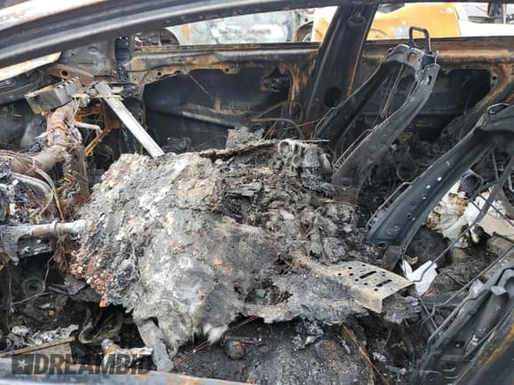 ✅ 2016 Hyundai Sonata Sport • VIN: 5NPE34AF1GH313739 • Лот: 81880675. Опубликован ранее на Copart с пробегом Не указан. Бесплатный доступ к архиву аукционных продаж из США и подробный отчёт об истории автомобиля на DreamBid. Изображение 7.