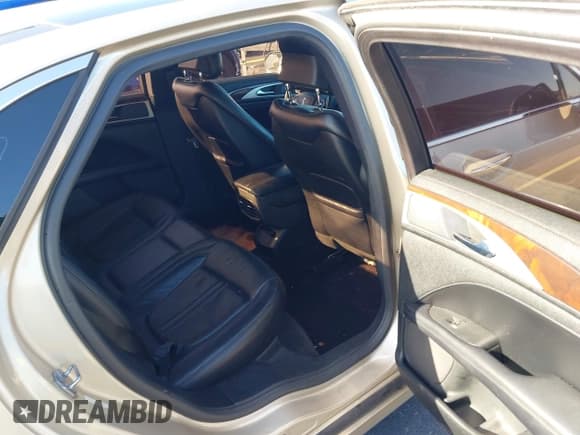 ✅ 2017 Lincoln MKZ Select • VIN: 3LN6L5C95HR602473 • Lot: 43370644. Wystawiony na IAAI z przebiegiem 65 829 mil. Bezpłatny archiwum sprzedaży aukcyjnych z USA i szczegółowy raport historii pojazdu na DreamBid. Zdjęcie 8.