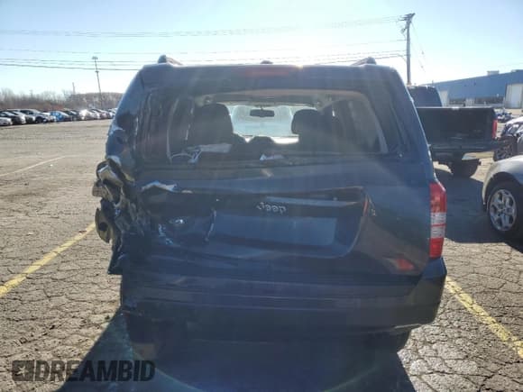 ✅ 2016 Jeep Patriot Sport • VIN: 1C4NJRBB1GD556648 • Lot: 93229535. Wystawiony na Copart z przebiegiem 120 443 mil. Bezpłatny archiwum sprzedaży aukcyjnych z USA i szczegółowy raport historii pojazdu na DreamBid. Zdjęcie 6.