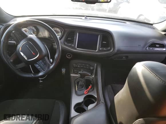 ✅ 2020 Dodge Challenger R/T Scat Pack • VIN: 2C3CDZFJ8LH203664 • Lot: 73542622. Wystawiony na Copart z przebiegiem 37 486 mil. Bezpłatny archiwum sprzedaży aukcyjnych z USA i szczegółowy raport historii pojazdu na DreamBid. Zdjęcie 8.