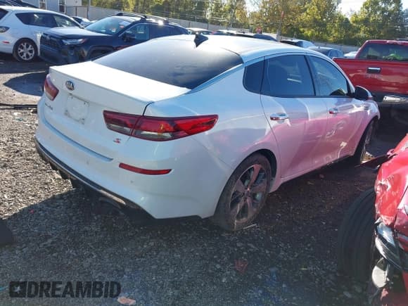 ✅ 2019 Kia Optima LX • VIN: 5XXGT4L30KG306779 • Lot: 43493768. Wystawiony na IAAI z przebiegiem Nie podano. Bezpłatny archiwum sprzedaży aukcyjnych z USA i szczegółowy raport historii pojazdu na DreamBid. Zdjęcie 4.