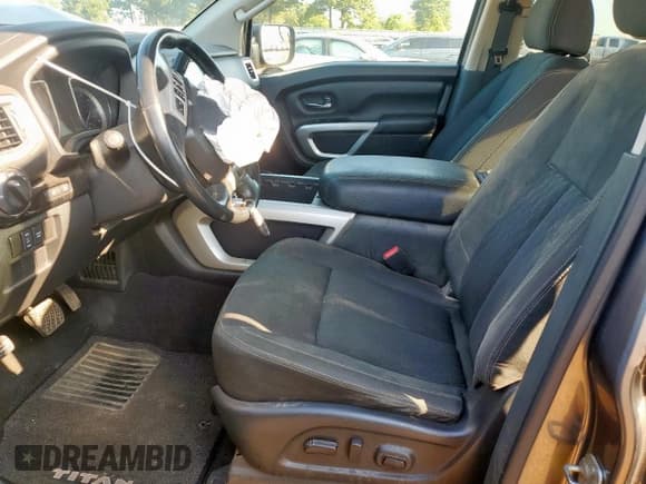 ✅ 2019 Nissan Titan SV • VIN: 1N6AA1E68KN524522 • Lot: 71981875. Listed on Copart with 142,824 mi. Free auction sales archive from the USA and detailed vehicle history report at DreamBid. Image 7.