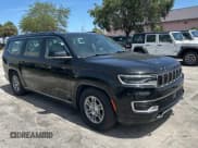 ✅ 2023 Jeep Wagoneer Series III • VIN: 1C4SJSDP0PS503308 • Lot: 67315835. Wystawiony na Copart z przebiegiem 4 383 mil. Bezpłatny archiwum sprzedaży aukcyjnych z USA i szczegółowy raport historii pojazdu na DreamBid. Zdjęcie 1.