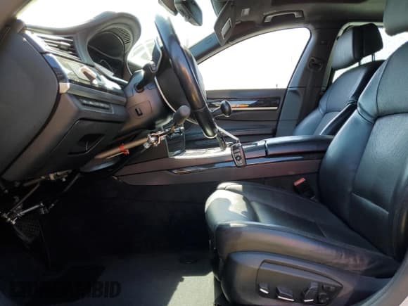 ✅ 2015 BMW 7 Series 750i • VIN: WBAYA8C53FG197751 • Lot: 56249135. Listed on Copart with 98,514 mi. Free auction sales archive from the USA and detailed vehicle history report at DreamBid. Image 7.