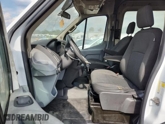 ✅ 2019 Ford Transit • VIN: 1FTYR2CM1KKB56039 • Lot: 65233115. Listed on Copart with Not provided. Free auction sales archive from the USA and detailed vehicle history report at DreamBid. Image 7.