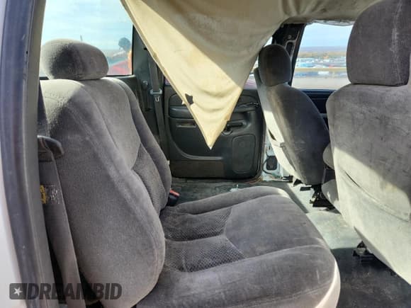 ✅ 2005 Chevrolet Silverado 2500HD LS • VIN: 1GCHK23U95F929468 • Lot: 92312705. Wystawiony na Copart z przebiegiem 314 955 mil. Bezpłatny archiwum sprzedaży aukcyjnych z USA i szczegółowy raport historii pojazdu na DreamBid. Zdjęcie 10.