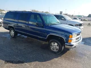 ✅ 1995 Chevrolet Suburban • VIN: 1GNFK16K1SJ457388 • Lot: 43601272. Listed on IAAI with 226,745 mi. Free auction sales archive from the USA and detailed vehicle history report at DreamBid. Image 1.