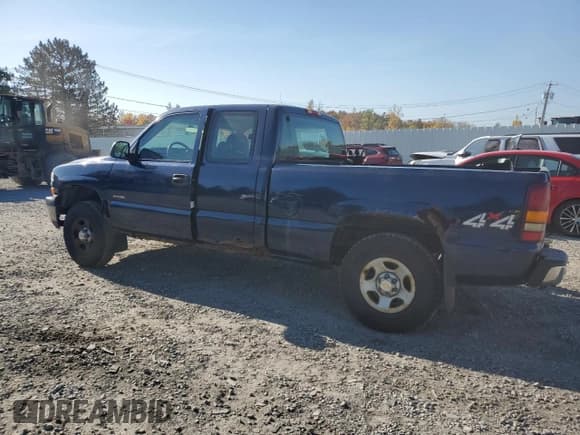 ✅ 2002 Chevrolet Silverado 1500 • VIN: 2GCEK19VX21335522 • Лот: 77007204. Опубликован ранее на Copart с пробегом 143 292 миль. Бесплатный доступ к архиву аукционных продаж из США и подробный отчёт об истории автомобиля на DreamBid. Изображение 2.