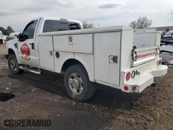✅ 2010 Ford F-250 • VIN: 1FTSF2BY9AEA45478 • Lot: 50821805. Wystawiony na Copart z przebiegiem 188 649 mil. Bezpłatny archiwum sprzedaży aukcyjnych z USA i szczegółowy raport historii pojazdu na DreamBid. Zdjęcie 2.