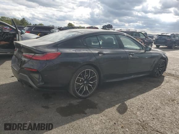 ✅ 2024 BMW 8 Series 840i • VIN: WBAGV4C01RCS01112 • Lot: 85557055. Wystawiony na Copart z przebiegiem 10 679 mil. Bezpłatny archiwum sprzedaży aukcyjnych z USA i szczegółowy raport historii pojazdu na DreamBid. Zdjęcie 3.