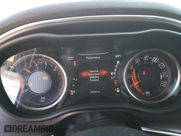 ✅ 2017 Dodge Challenger R/T • VIN: 2C3CDZBT2HH639229 • Lot: 47707184. Wystawiony na Copart z przebiegiem 107 131 mil. Bezpłatny archiwum sprzedaży aukcyjnych z USA i szczegółowy raport historii pojazdu na DreamBid. Zdjęcie 9.