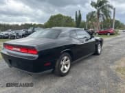 ✅ 2009 Dodge Challenger SE • VIN: 2B3LJ44V89H577103 • Lot: 48202545. Wystawiony na Copart z przebiegiem 172 791 mil. Bezpłatny archiwum sprzedaży aukcyjnych z USA i szczegółowy raport historii pojazdu na DreamBid. Zdjęcie 4.