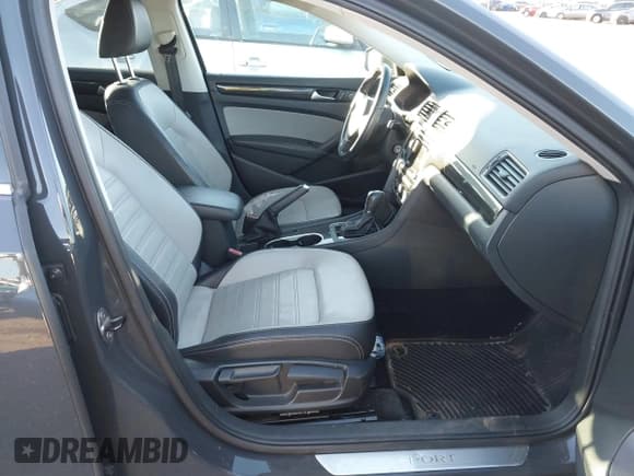 ✅ 2014 Volkswagen Passat SE • VIN: 1VWBT7A34EC119481 • Лот: 43775742. Опубликован ранее на IAAI с пробегом 105 924 миль. Бесплатный доступ к архиву аукционных продаж из США и подробный отчёт об истории автомобиля на DreamBid. Изображение 5.