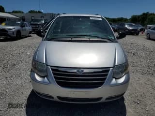 ✅ 2007 Chrysler Town & Country Touring • VIN: 2A4GP54L77R349632 • Lot: 57099355. Wystawiony na Copart z przebiegiem 115 918 mil. Bezpłatny archiwum sprzedaży aukcyjnych z USA i szczegółowy raport historii pojazdu na DreamBid. Zdjęcie 5.